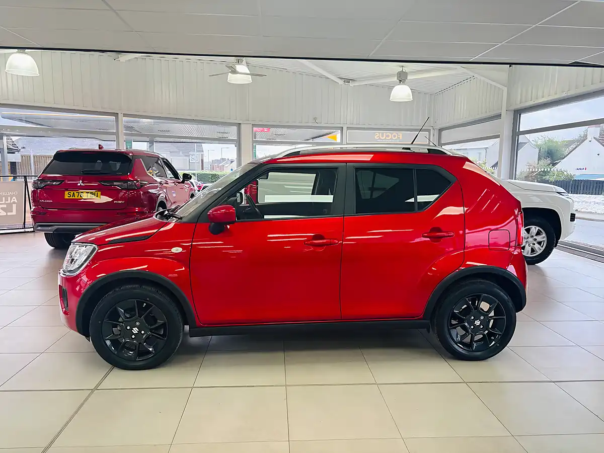 Used 2023 Suzuki Ignis Sz-T Red - Interior and Exterior details 4