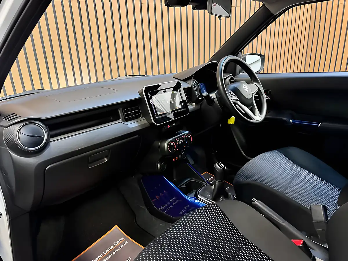 Used 2023 Suzuki Ignis Sz-T White - Interior and Exterior details 14