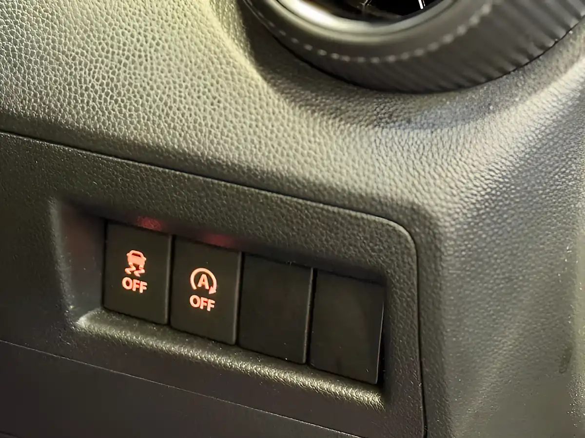 Used 2023 Suzuki Ignis Sz-T White - Interior and Exterior details 19