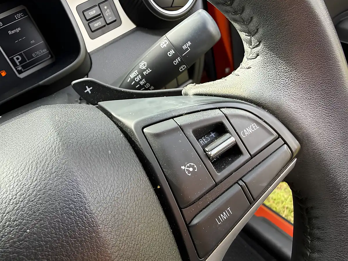 Used 2023 Suzuki Ignis SZ5 Orange - Interior and Exterior details 18