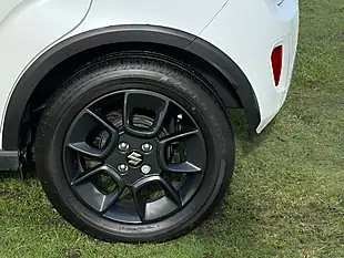 Used 2023 Suzuki Ignis SZ5 White - Interior and Exterior details 10