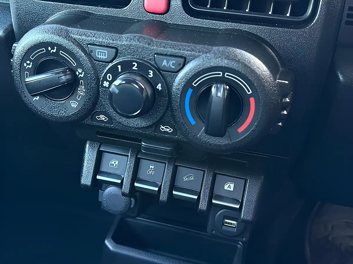 Used 2023 Suzuki Jimny Lcv Allgrip Silver - Interior and Exterior details 19