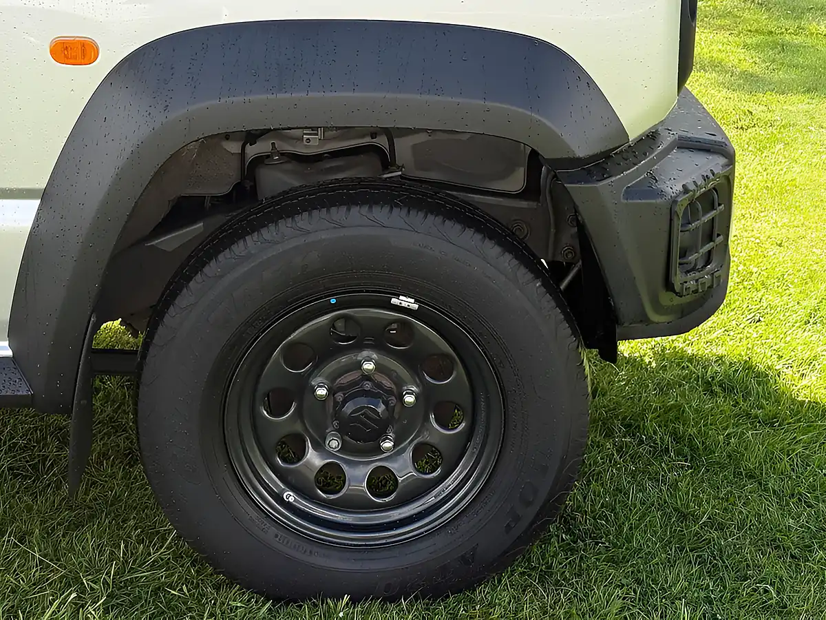 Used 2023 Suzuki Jimny Lcv Allgrip Silver - Interior and Exterior details 8