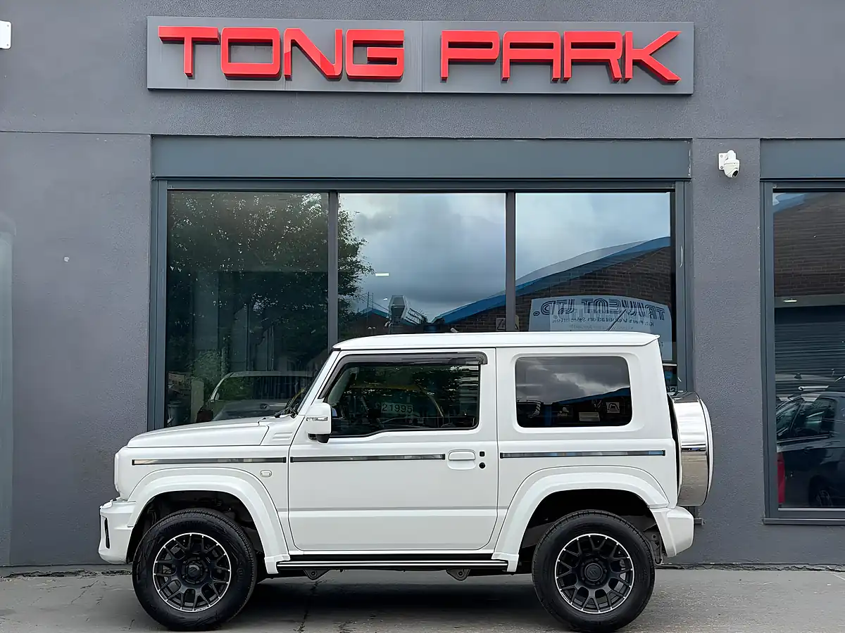 Used 2023 Suzuki Jimny SZ5 White - Interior and Exterior details 11