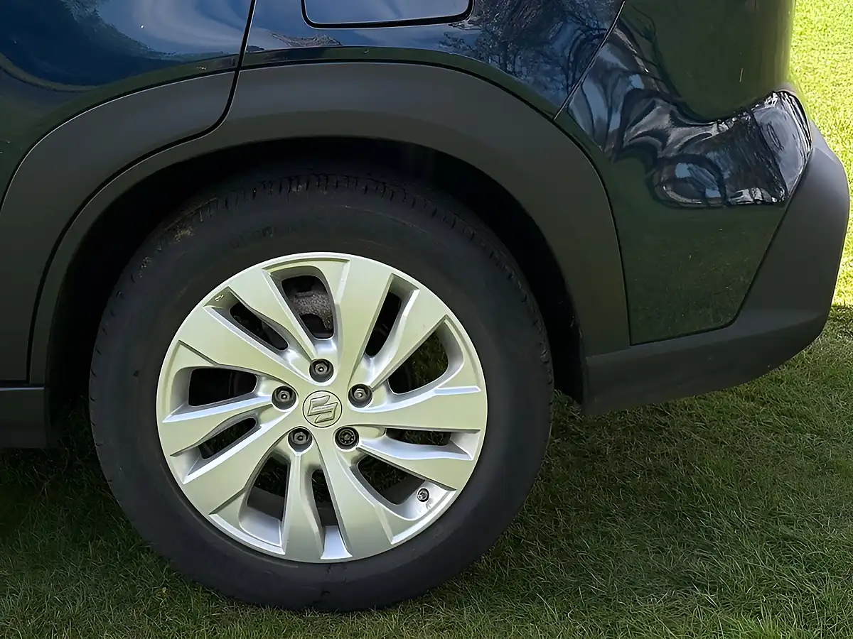 Used 2023 Suzuki S-Cross Motion Blue - Interior and Exterior details 10
