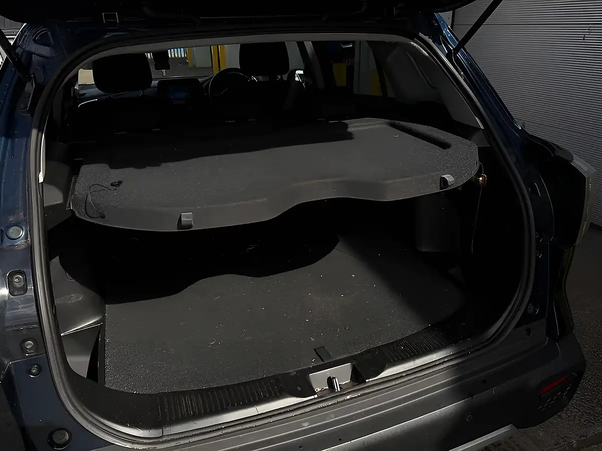 Used 2023 Suzuki S-Cross Motion Blue - Interior and Exterior details 14