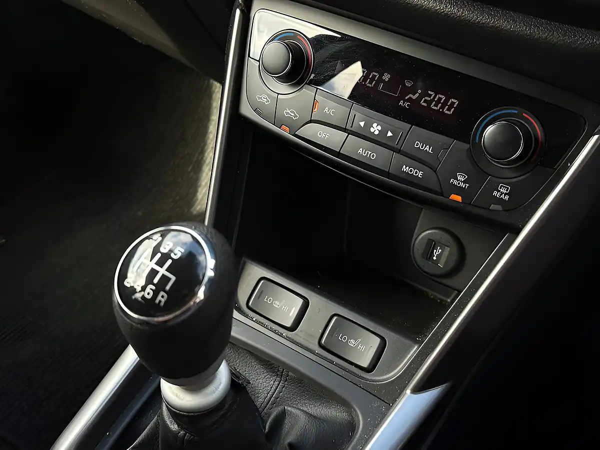 Used 2023 Suzuki S-Cross Motion Blue - Interior and Exterior details 16