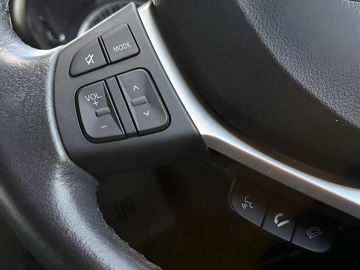 Used 2023 Suzuki S-Cross Motion Blue - Interior and Exterior details 16