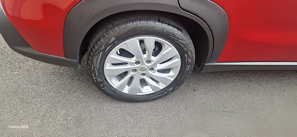 Used 2023 Suzuki S-Cross Motion Red - Interior and Exterior details 16