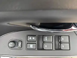 Used 2023 Suzuki S-Cross Motion White - Interior and Exterior details 16