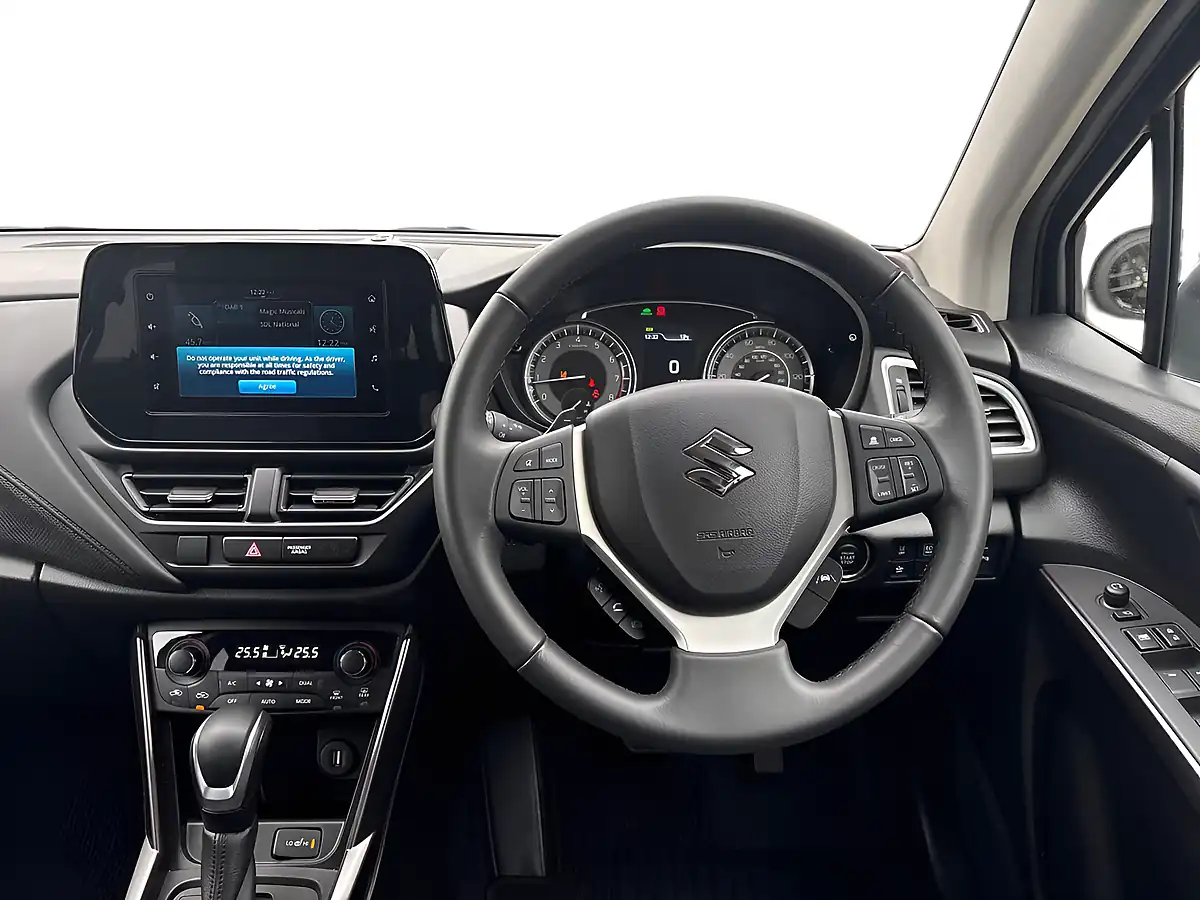 Used 2023 Suzuki S-Cross Motion White - Interior and Exterior details 9
