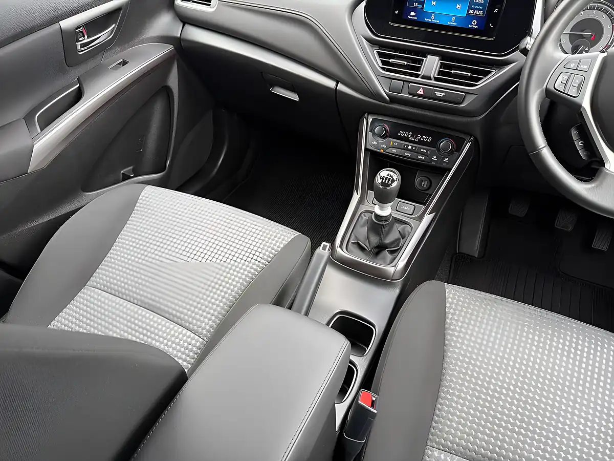 Used 2023 Suzuki S-Cross Motion White - Interior and Exterior details 10