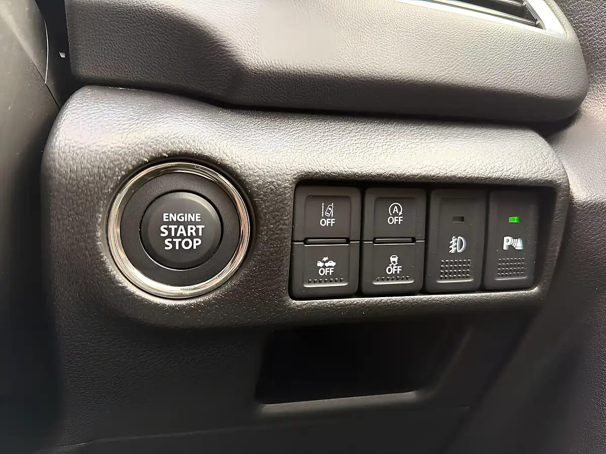 Used 2023 Suzuki S-Cross Motion White - Interior and Exterior details 17