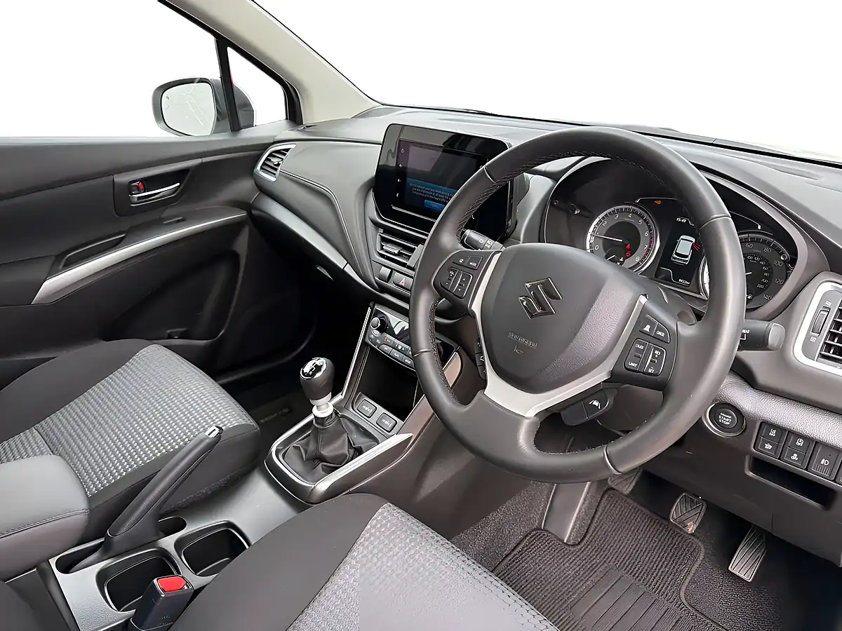 Used 2023 Suzuki S-Cross Motion White - Interior and Exterior details 7