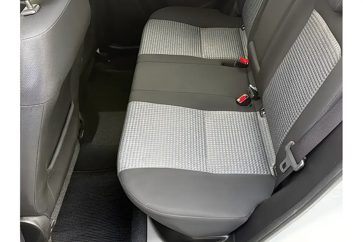 Used 2023 Suzuki S-Cross Motion White - Interior and Exterior details 16