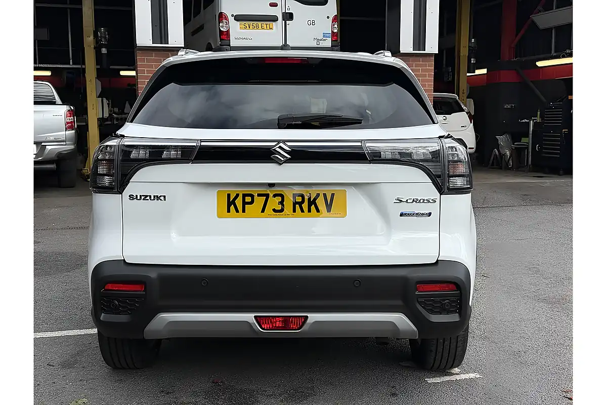 Used 2023 Suzuki S-Cross Motion White - Interior and Exterior details 7