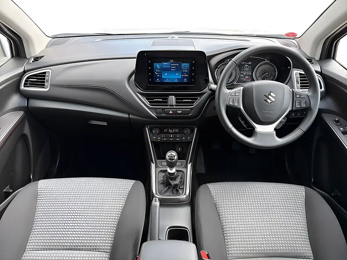 Used 2023 Suzuki S-Cross Motion White - Interior and Exterior details 11