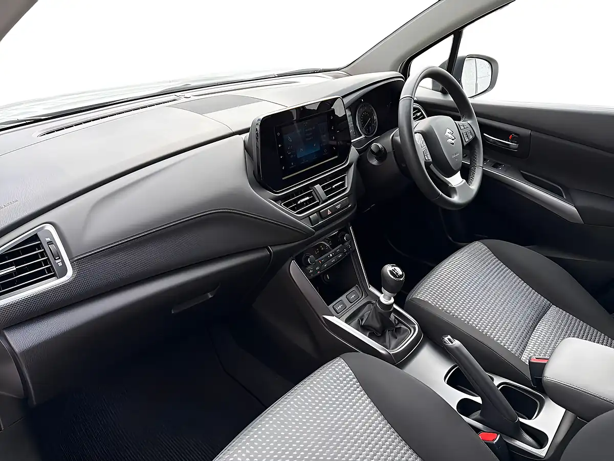 Used 2023 Suzuki S-Cross Motion White - Interior and Exterior details 12