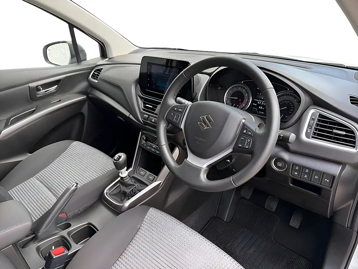 Used 2023 Suzuki S-Cross Motion White - Interior and Exterior details 8
