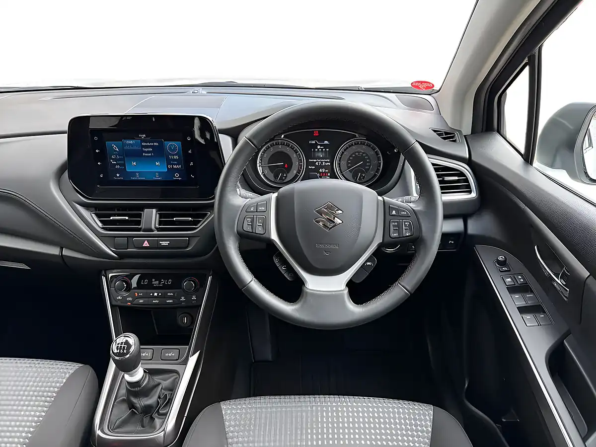 Used 2023 Suzuki S-Cross Motion White - Interior and Exterior details 9