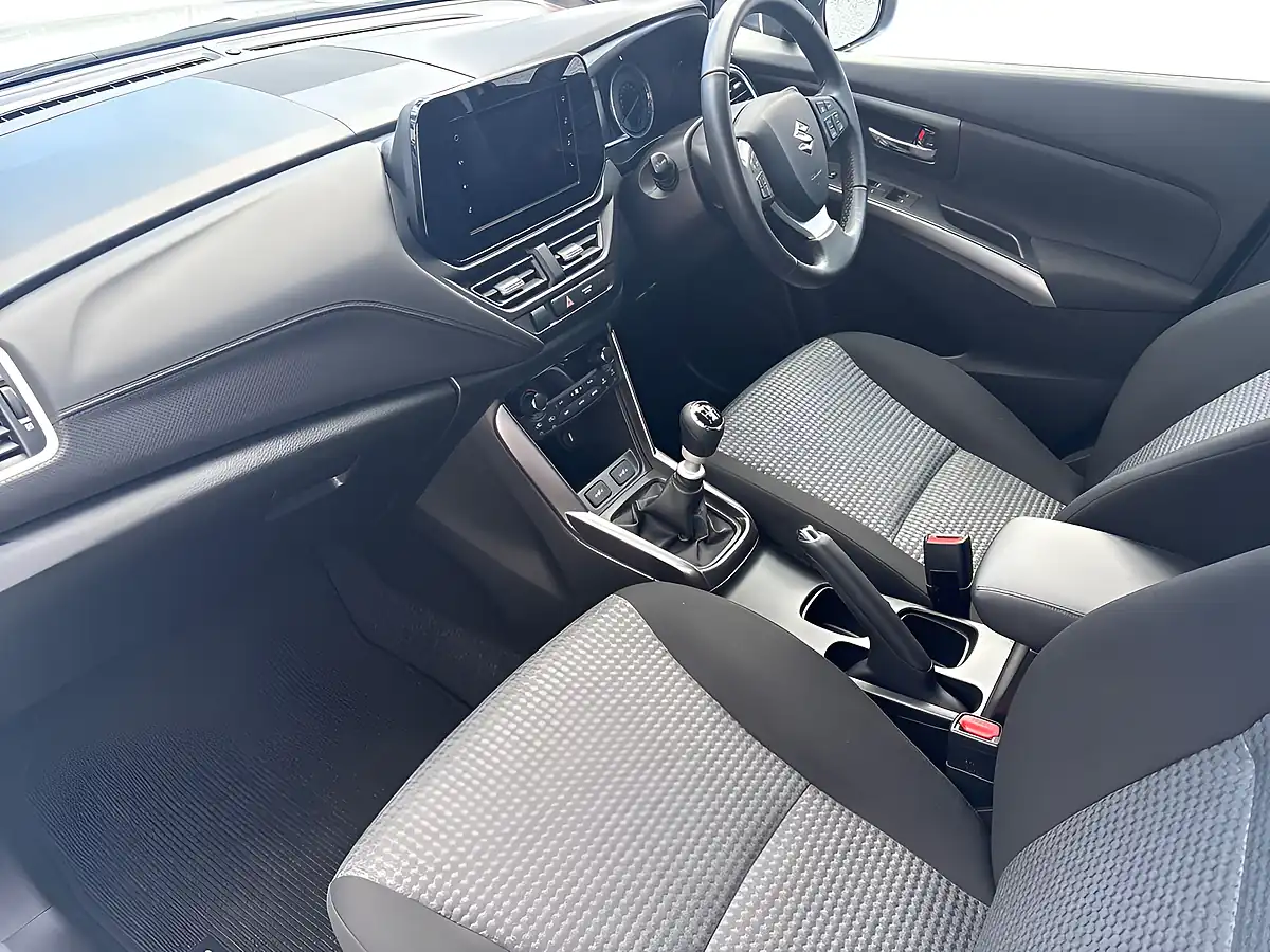 Used 2023 Suzuki S-Cross Motion White - Interior and Exterior details 12