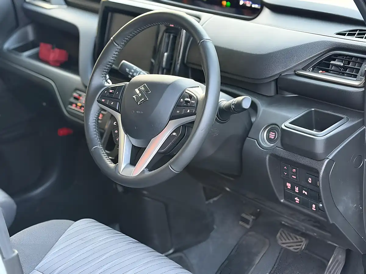 Used 2023 Suzuki Solio Sz White - Interior and Exterior details 4