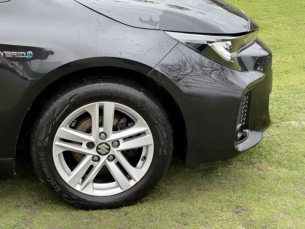Used 2023 Suzuki Swace Motion Black - Interior and Exterior details 8