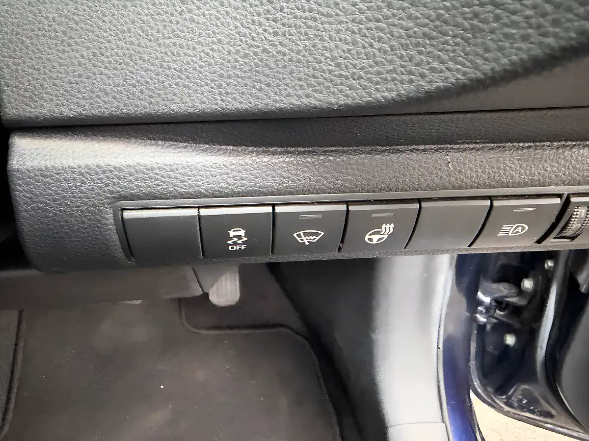Used 2023 Suzuki Swace Motion Blue - Interior and Exterior details 17