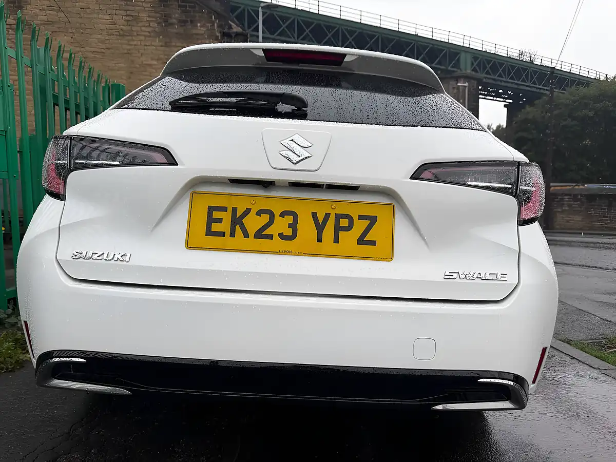 Used 2023 Suzuki Swace Motion White - Interior and Exterior details 11
