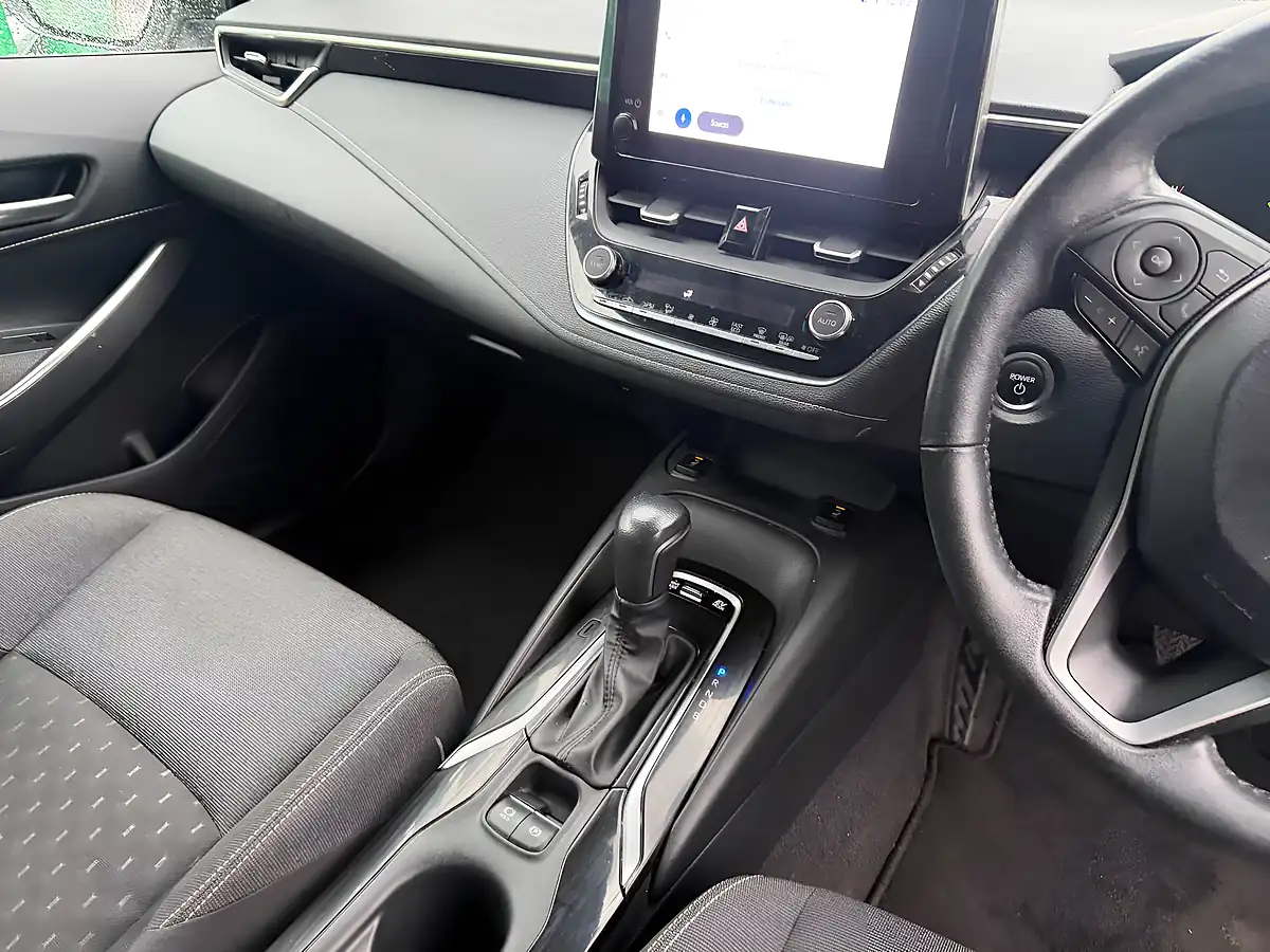 Used 2023 Suzuki Swace Motion White - Interior and Exterior details 14