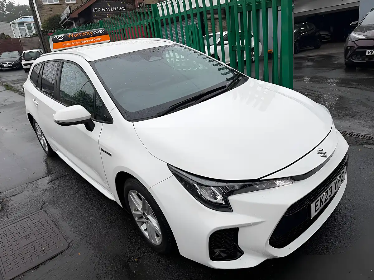 Used 2023 Suzuki Swace Motion White - Interior and Exterior details 4