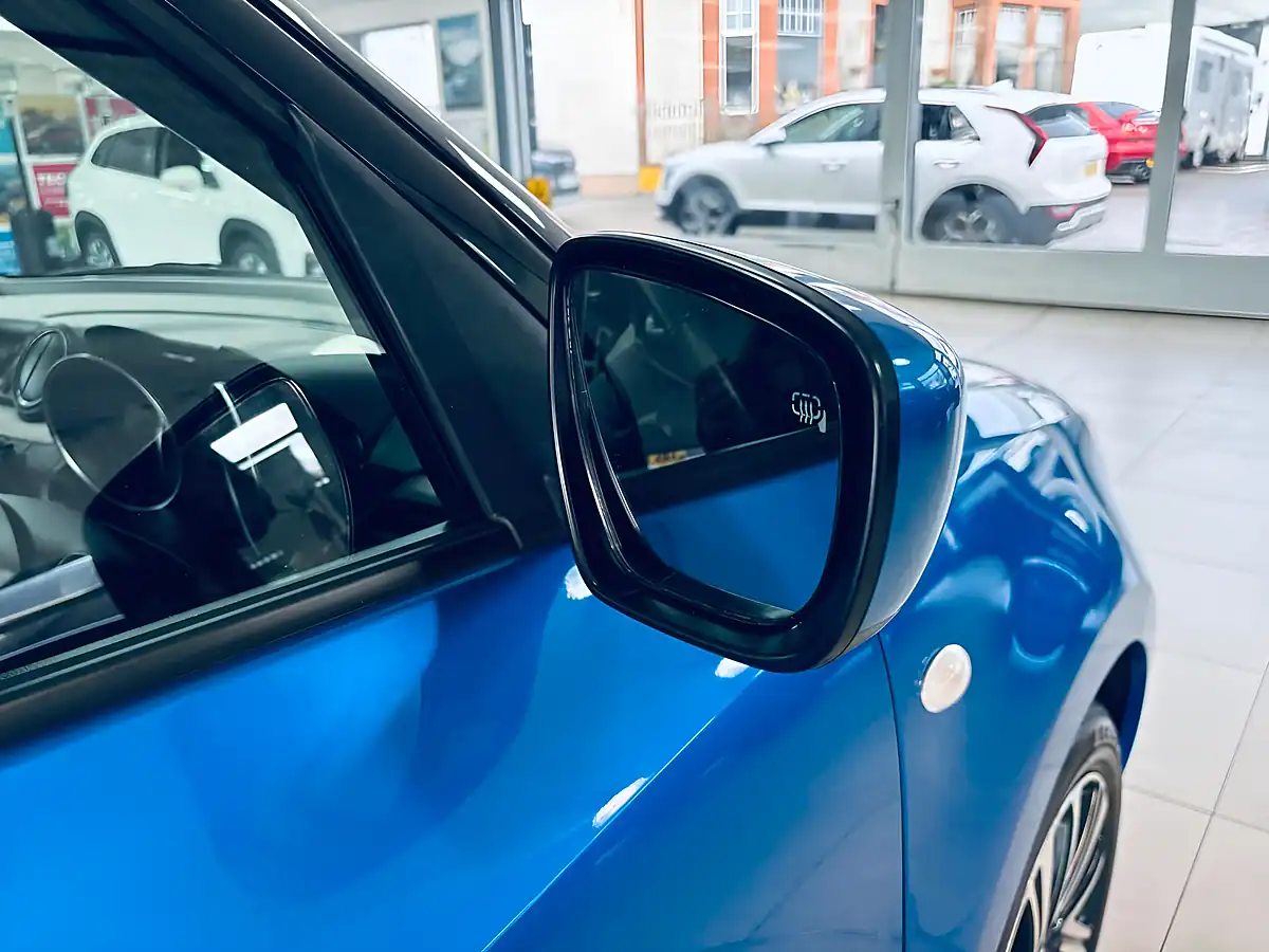 Used 2023 Suzuki Swift Sz-L Blue - Interior and Exterior details 9