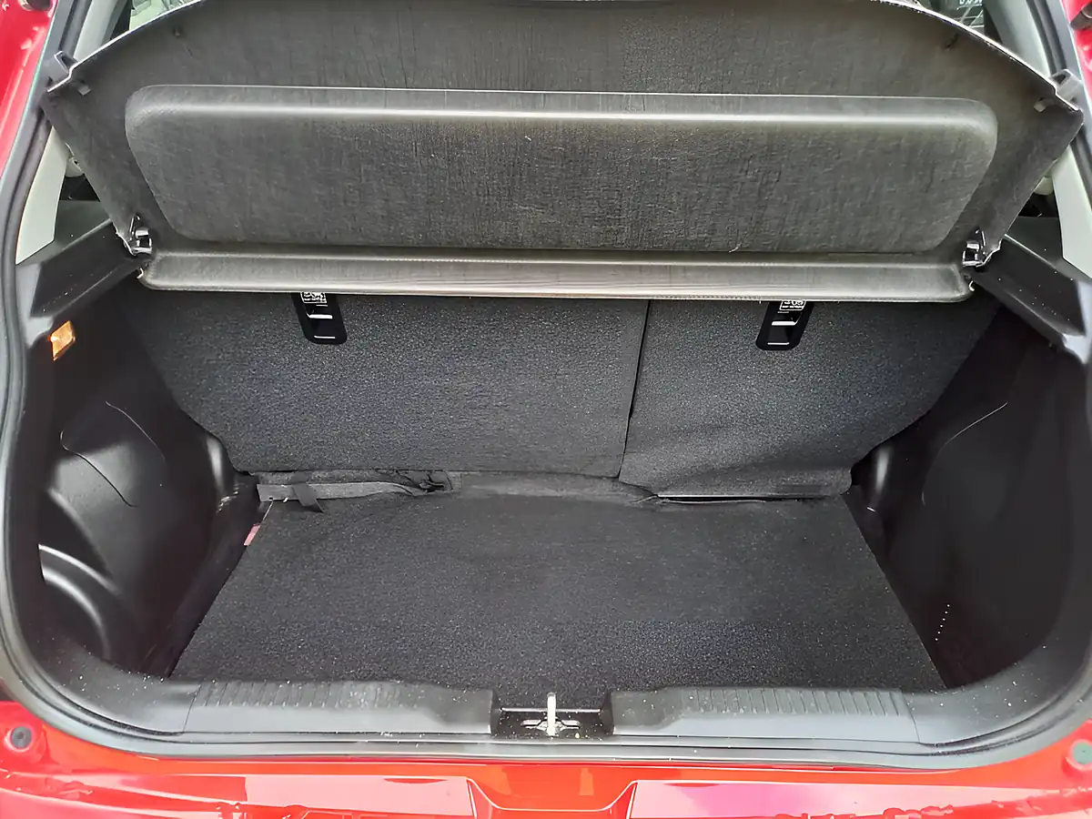 Used 2023 Suzuki Swift Sz-L Red - Interior and Exterior details 7