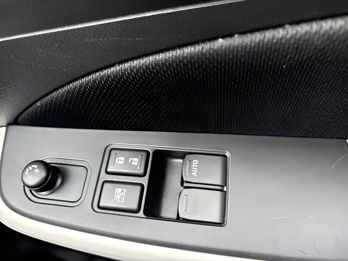 Used 2023 Suzuki Swift Sz-L Red - Interior and Exterior details 12