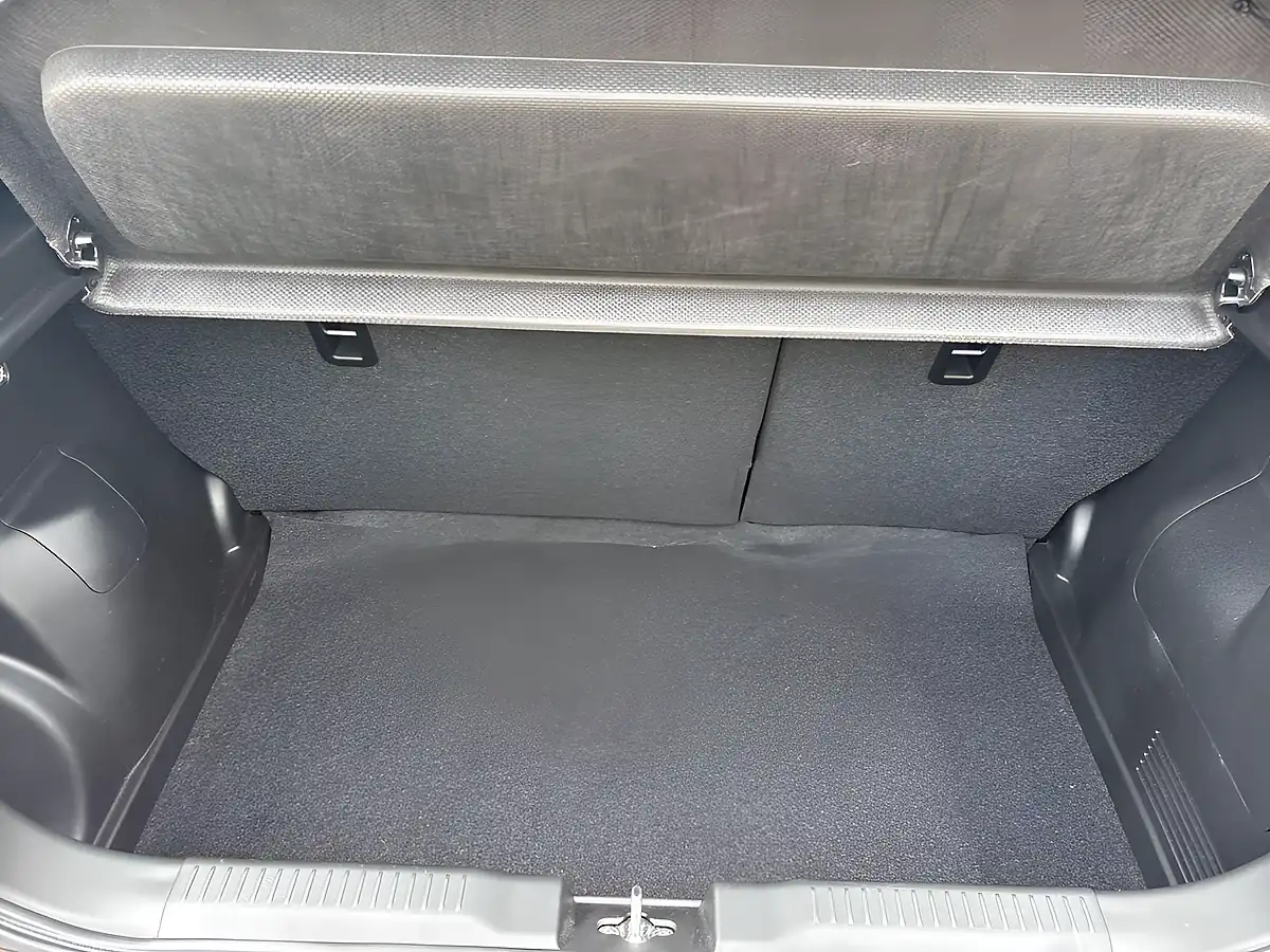 Used 2023 Suzuki Swift Sz-L Red - Interior and Exterior details 18