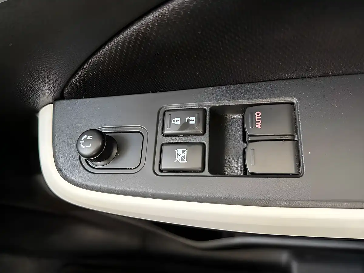Used 2023 Suzuki Swift Sz-L Red - Interior and Exterior details 16
