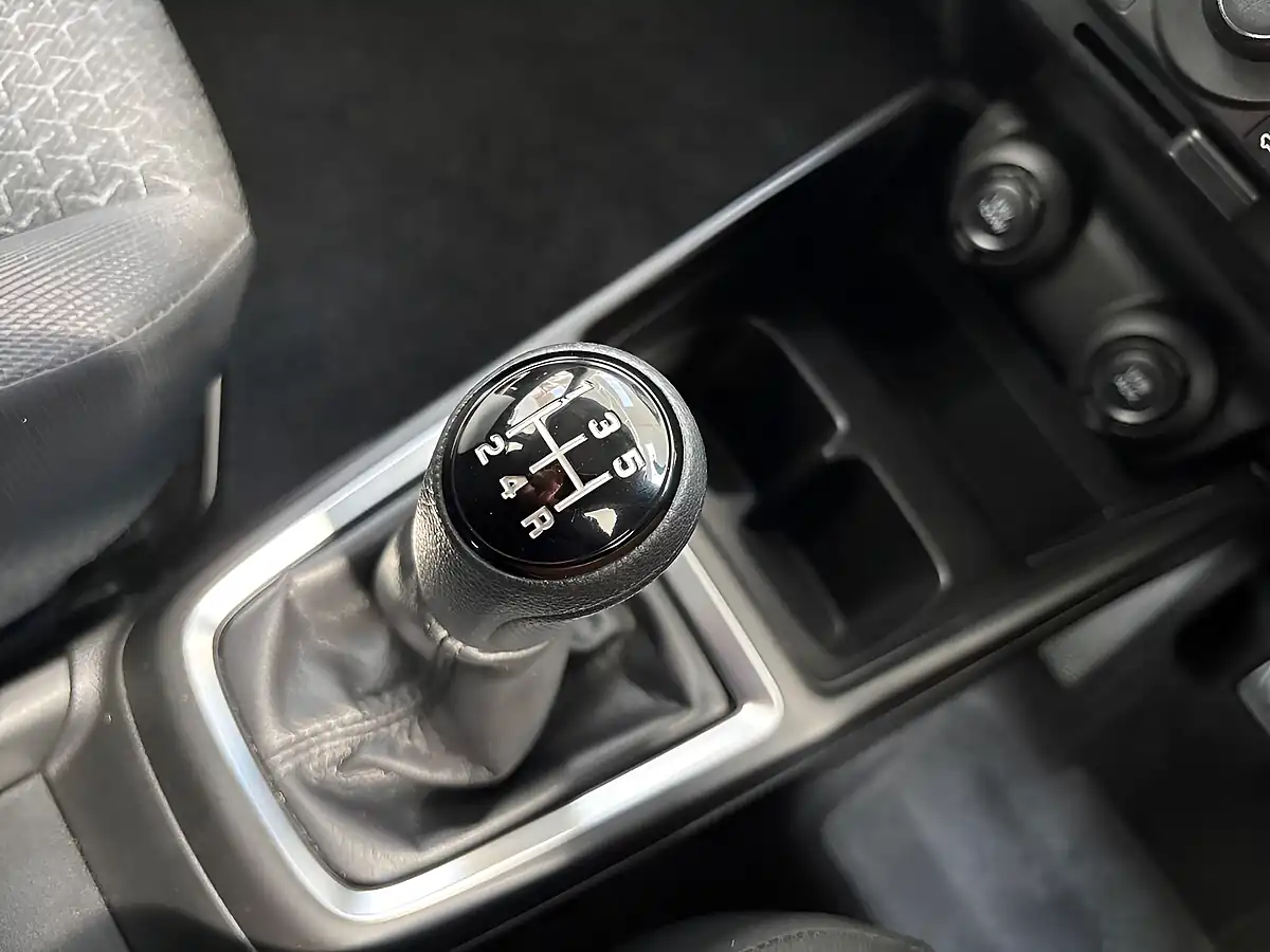 Used 2023 Suzuki Swift Sz-L Silver - Interior and Exterior details 11