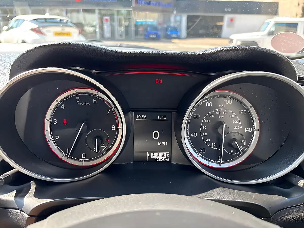 Used 2023 Suzuki Swift Sz-L Silver - Interior and Exterior details 16