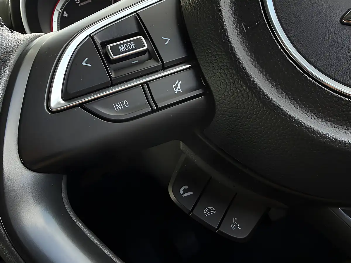 Used 2023 Suzuki Swift Sz-L White - Interior and Exterior details 17