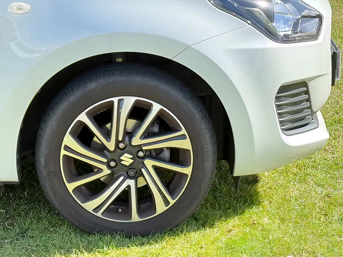 Used 2023 Suzuki Swift Sz-L White - Interior and Exterior details 7
