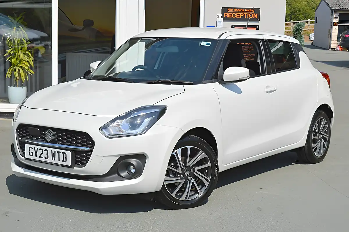 Used 2023 Suzuki Swift SZ5 White - Interior and Exterior details 5