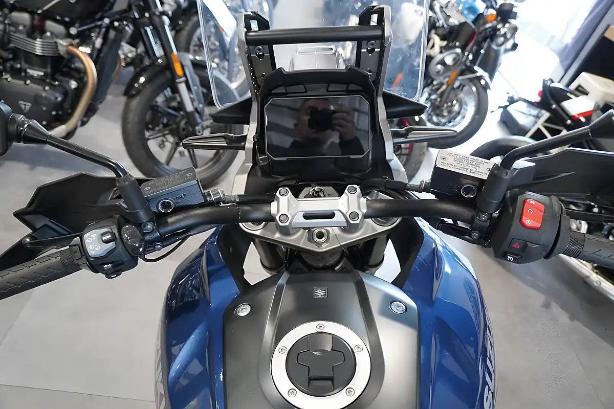 Used 2023 Suzuki V-Strom 1050 Blue Metallic - Interior and Exterior details 7