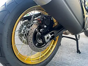 Used 2023 Suzuki V-Strom 1050DE Pre-Registered Yellow - Interior and Exterior details 10