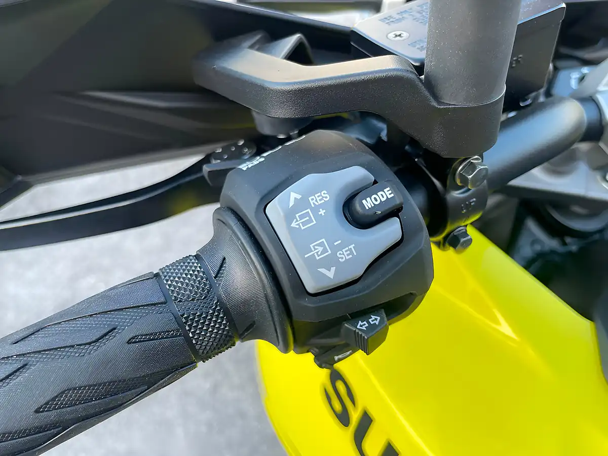 Used 2023 Suzuki V-Strom 1050DE Pre-Registered Yellow - Interior and Exterior details 11
