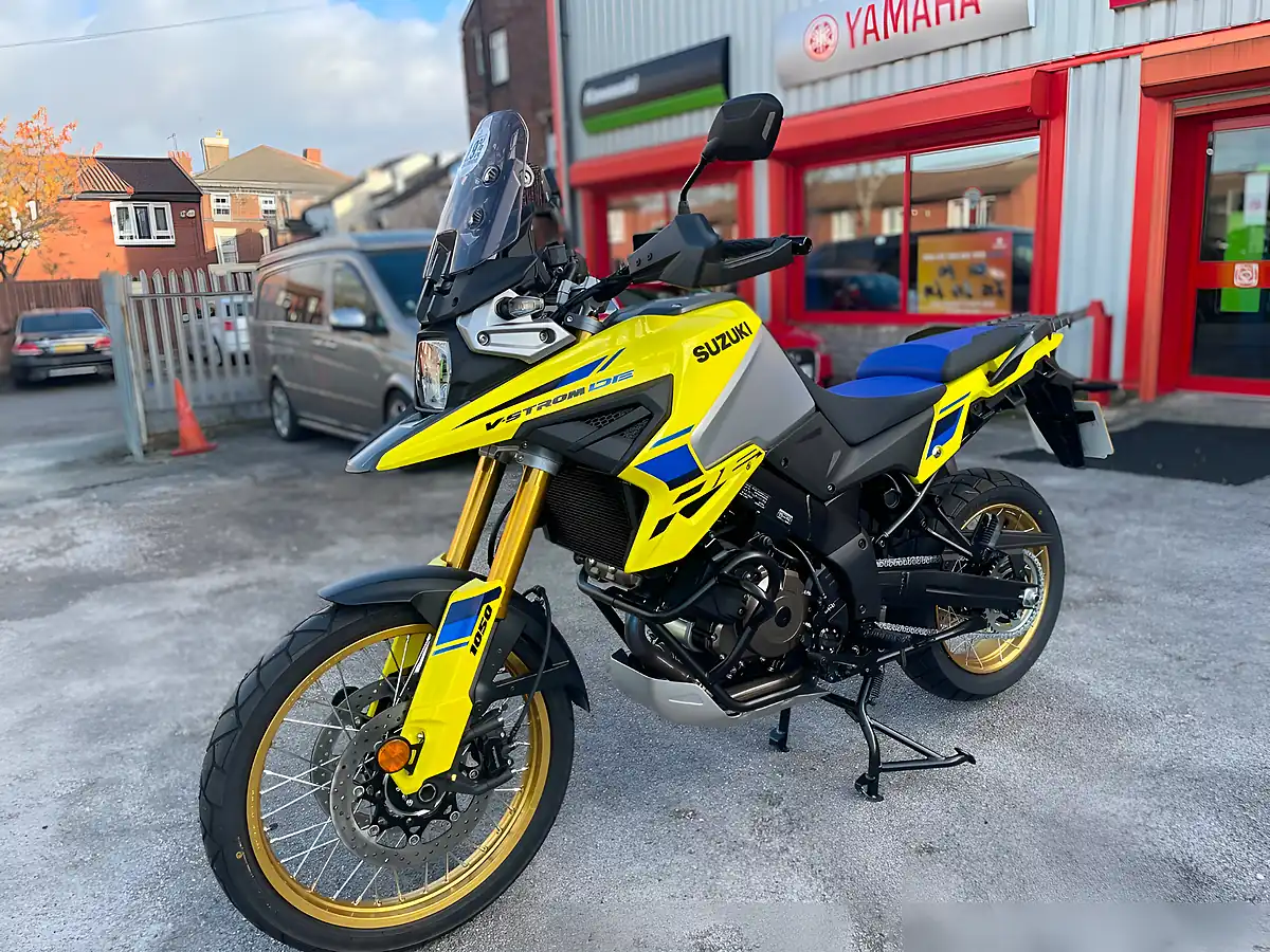 Used 2023 Suzuki V-Strom 1050DE Pre-Registered Yellow - Interior and Exterior details 3