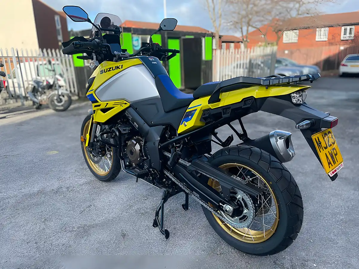 Used 2023 Suzuki V-Strom 1050DE Pre-Registered Yellow - Interior and Exterior details 4