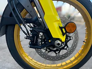 Used 2023 Suzuki V-Strom 1050DE Pre-Registered Yellow - Interior and Exterior details 7