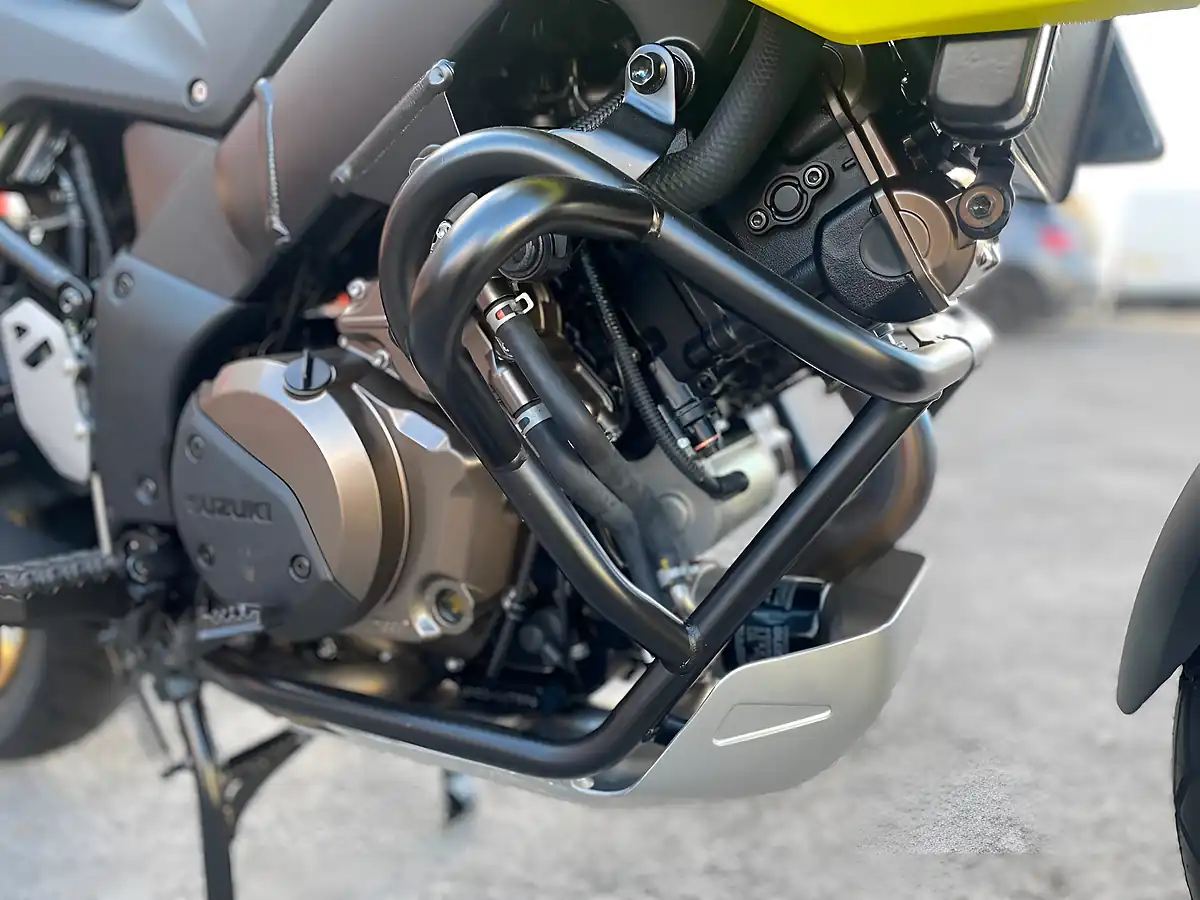 Used 2023 Suzuki V-Strom 1050DE Pre-Registered Yellow - Interior and Exterior details 8