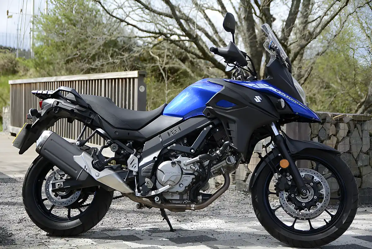 Used 2023 Suzuki V-Strom 650 Euro 5 Blue - Interior and Exterior details 14