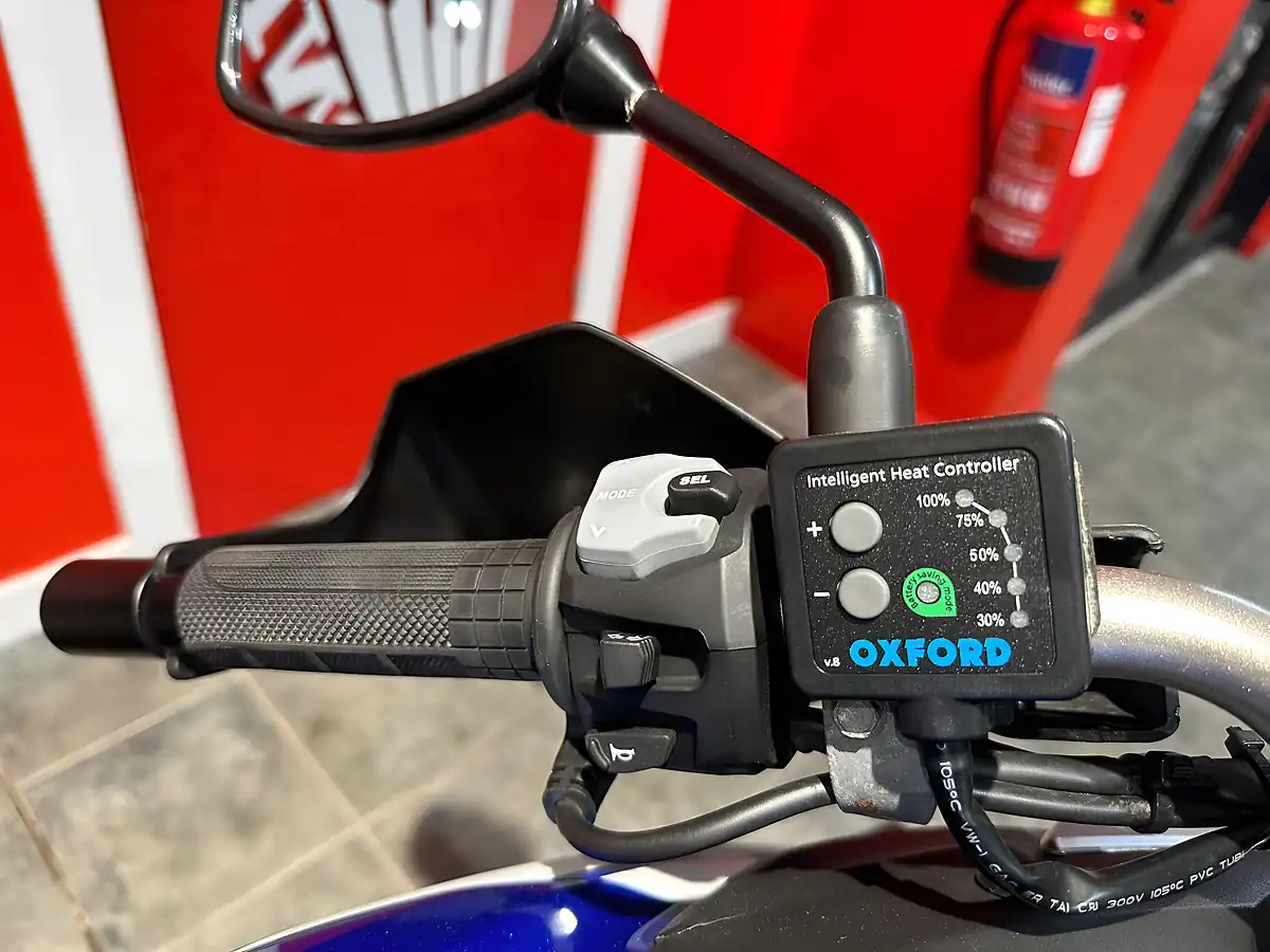 Used 2023 Suzuki V-Strom 650 X Blue - Interior and Exterior details 8